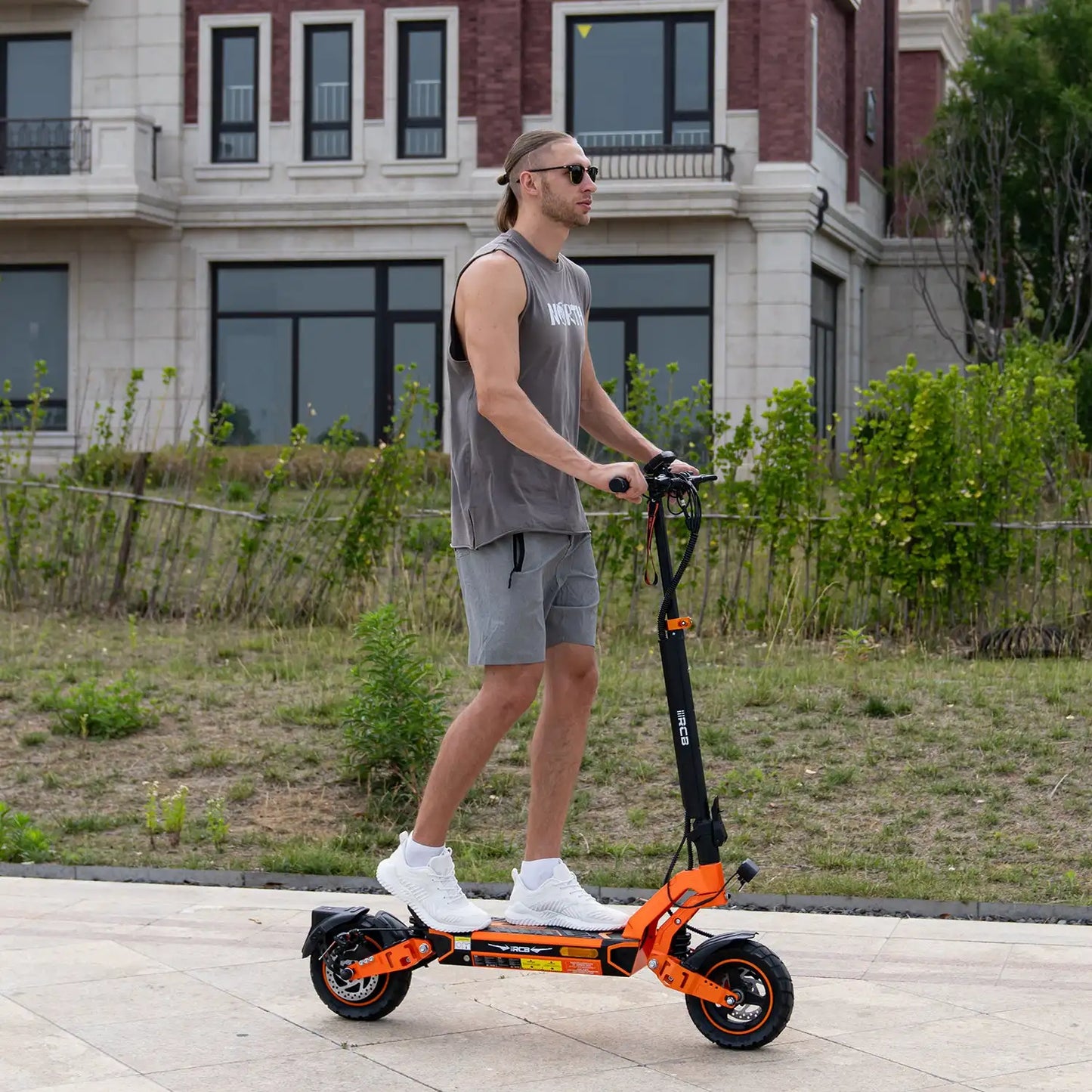 Eu Stock Factory Wholesale Electric Scooter RCB D7 Folding Scooter 2 Wheels 10 Inch Off-Road Tire Adult Escooter