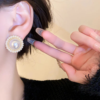 Delicate Imitation Pearl Stud Earrings For Women New In Geometric Round Earings Party Wedding Light Luxury Jewelry Girls Gift