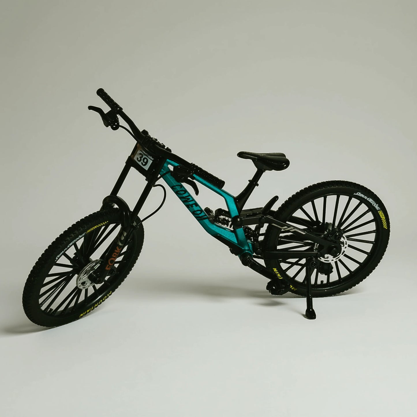 1:8 All-Terrain Mountain bicycle Die-Made Model with realistic suspension and brakes, suitable for indoor and outdoor display.