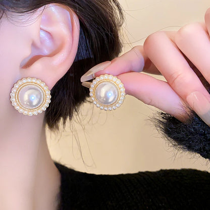 Delicate Imitation Pearl Stud Earrings For Women New In Geometric Round Earings Party Wedding Light Luxury Jewelry Girls Gift